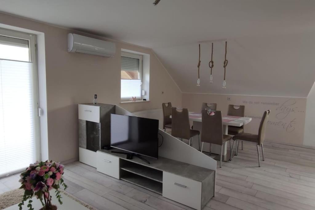 Veronika'S House Je Prijeten, Miren Apartma V Naravi, Blizu Mesta Celje Esterno foto