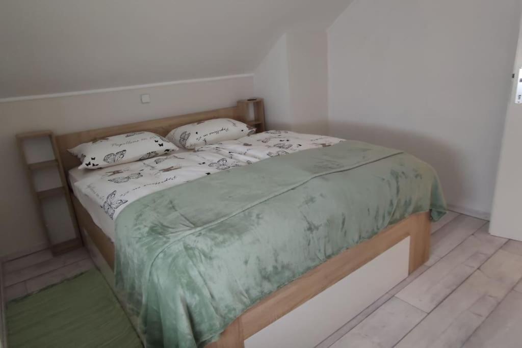 Veronika'S House Je Prijeten, Miren Apartma V Naravi, Blizu Mesta Celje Esterno foto
